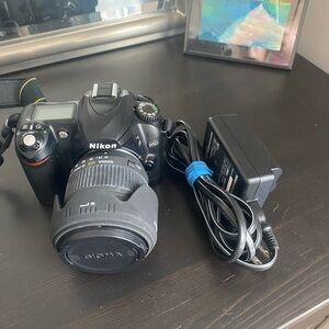 Nikon D50 DSLR Camera with Sigma Lens in Black